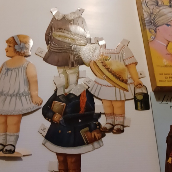 2 PREUSED 1 NEW PAPER DOLLS 🪆 SETS - Picture 6 of 11